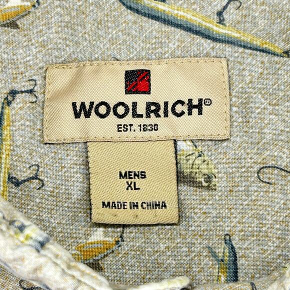 Woolrich Camp Shirt Mens XL Short Sleeve Tan Fishing Lures Button Down Stretch - Picture 3 of 16